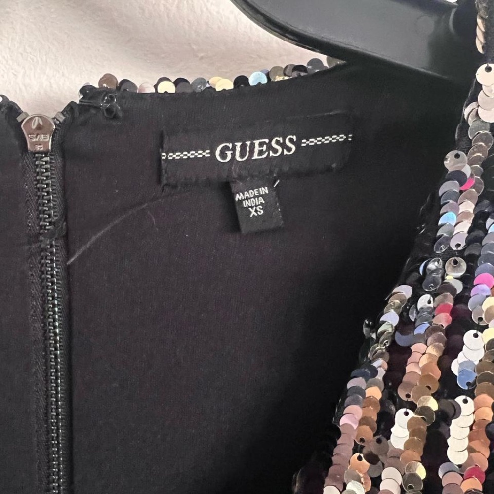 DRESS GUESS - Picture 2 of 4